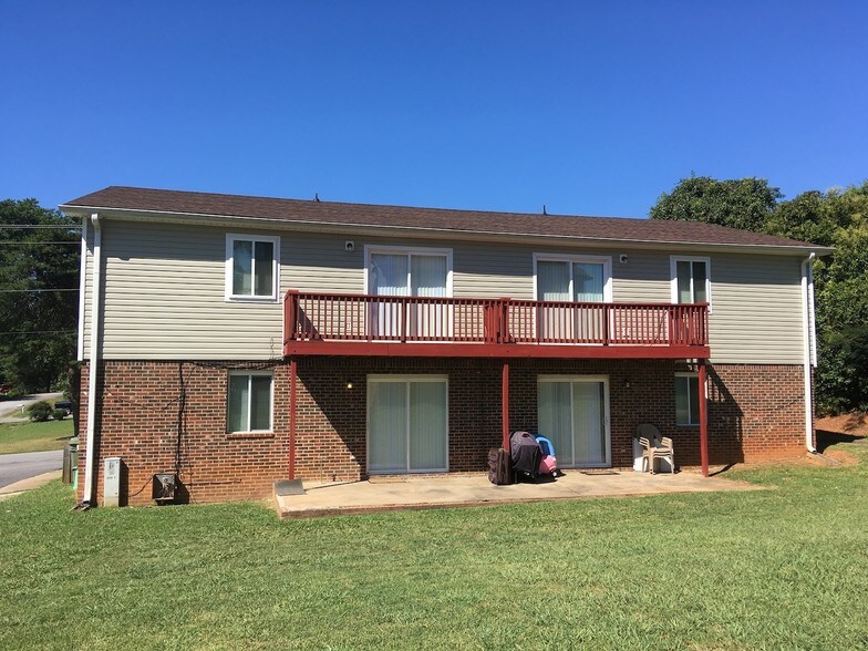 More Photos Of 3139 Longbow Dr, Spartanburg Apartments For Sale