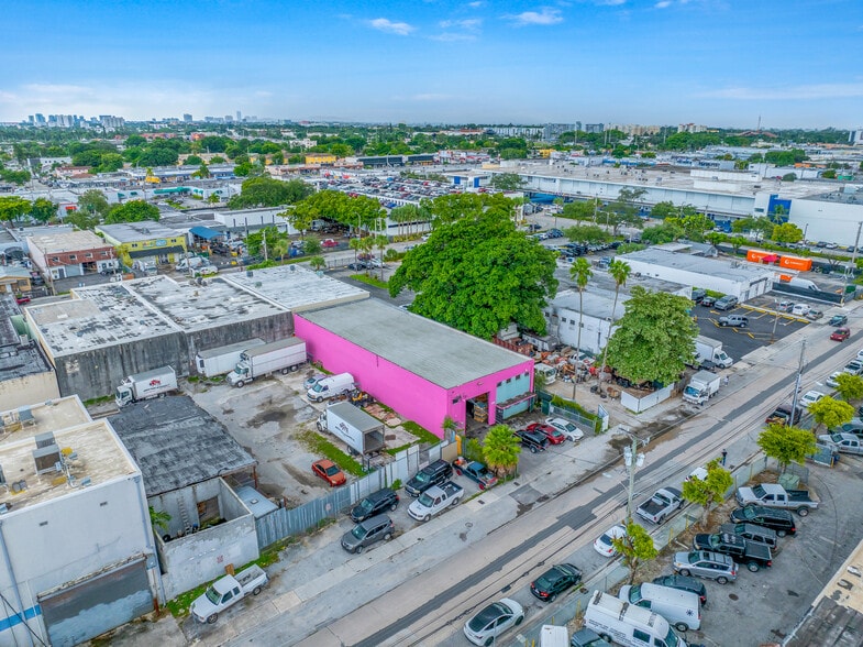 More Photos Of 1996 NW 22nd St, Miami Warehouse For Sale