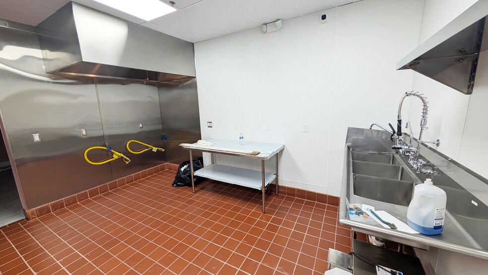 More Photos Of 1714 E McFadden Ave, Santa Ana Unknown For Lease