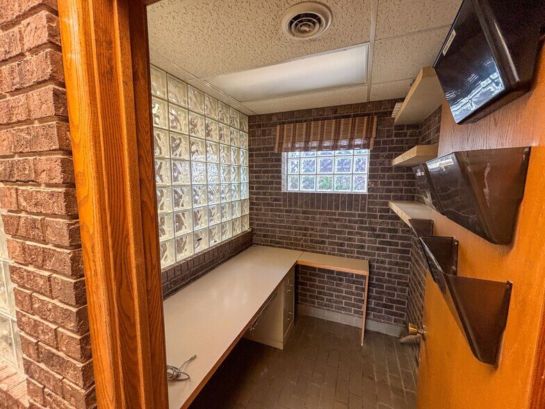 More Photos Of 1543 Deadwood Ave, Rapid City Industrial For Sale