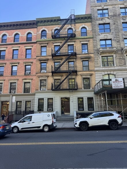 More Photos Of 280 Manhattan Ave, New York Apartments For Sale