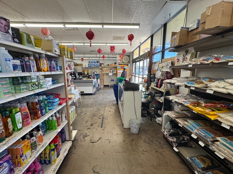 More Photos Of 21001-21015 Sherman Way, Canoga Park Freestanding For Lease