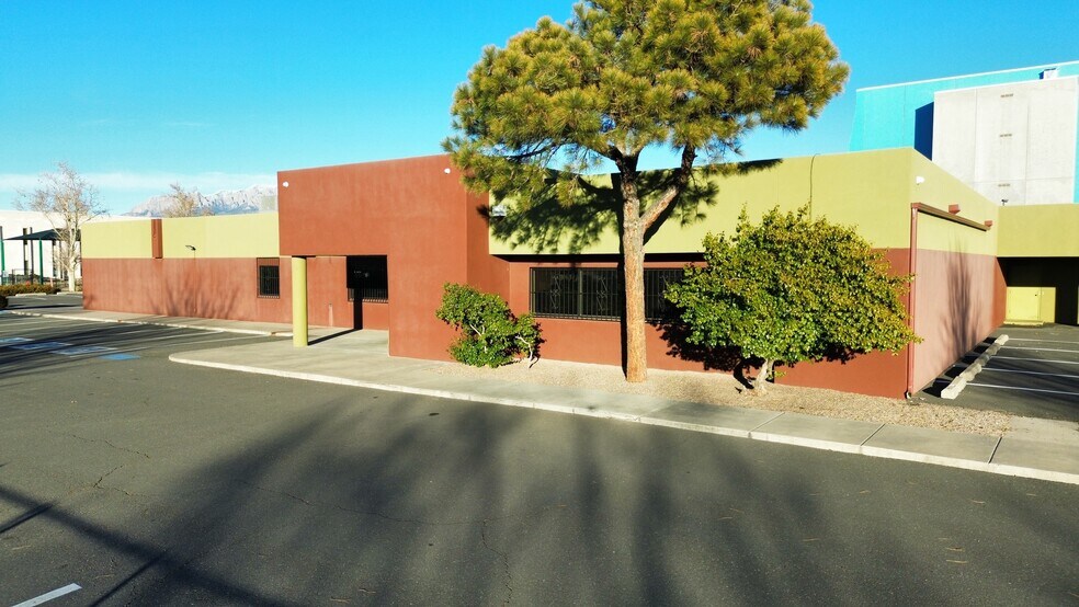 More Photos Of 8010 Mountain Rd NE, Albuquerque Medical For Lease
