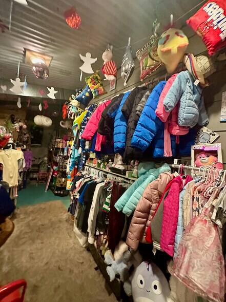 More Photos Of 1042 Old Crouch Rd, Garden Valley Freestanding For Sale