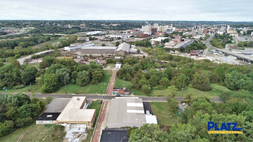 More Photos Of 107 N Hine St, Youngstown Industrial For Sale