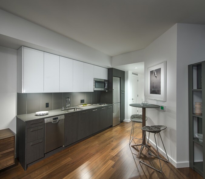 More Photos Of 399 Fremont St, San Francisco Apartments For Lease