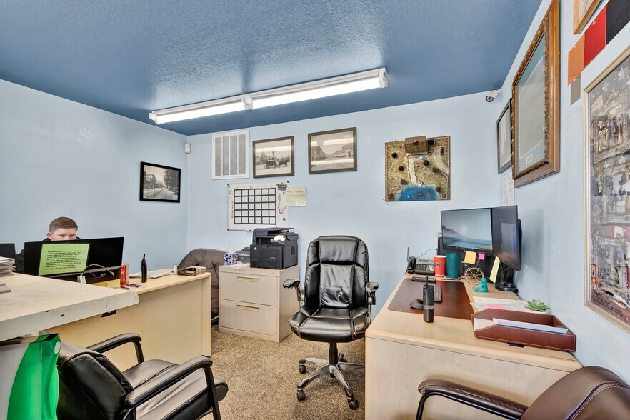 More Photos Of 4415 Ward Rd, Wheat Ridge Auto Repair For Lease