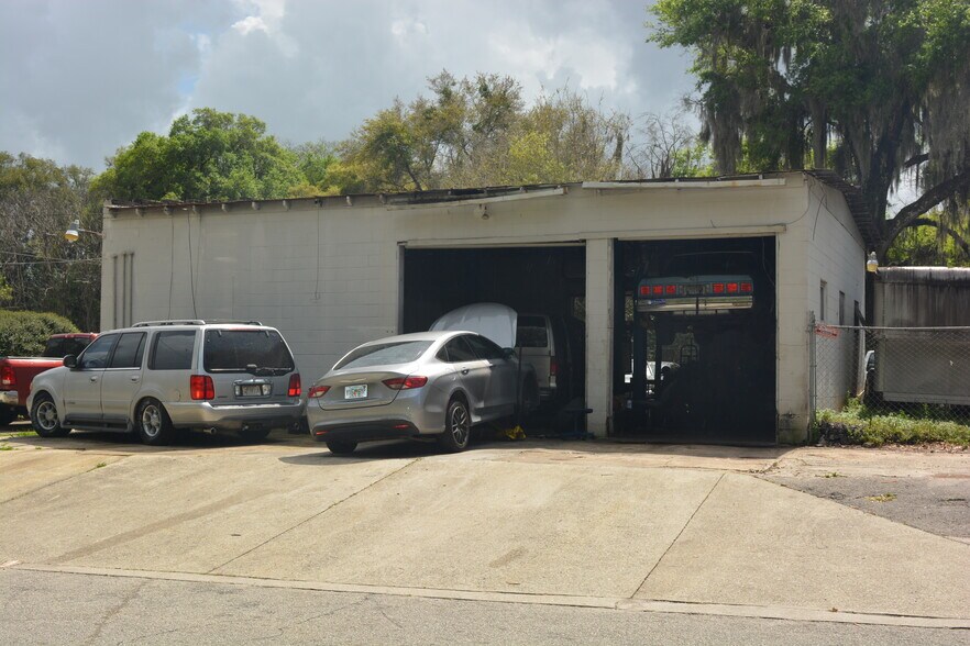 More Photos Of 800 S Adelle Ave, Deland Contractor Storage Yard For Sale