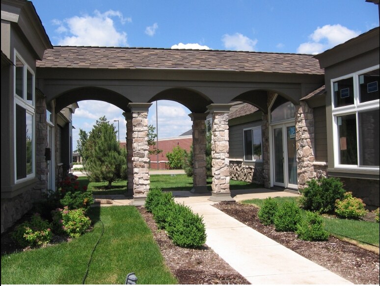 More Photos Of 4450 Westbrook Dr, Aurora Unknown For Lease