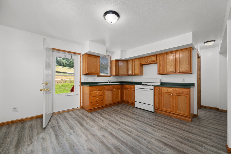 More Photos Of 222 6th St, Buffalo Apartments For Sale