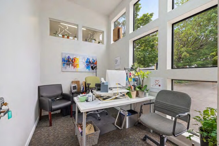 More Photos Of 4114 Bridgeport Way W, University Place Medical For Sale