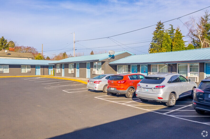 More Photos Of 4739 N Interstate Ave, Portland Hotel For Sale