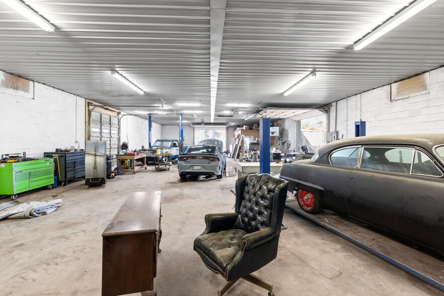 More Photos Of 101 Watering St, Tabor City Flex For Sale