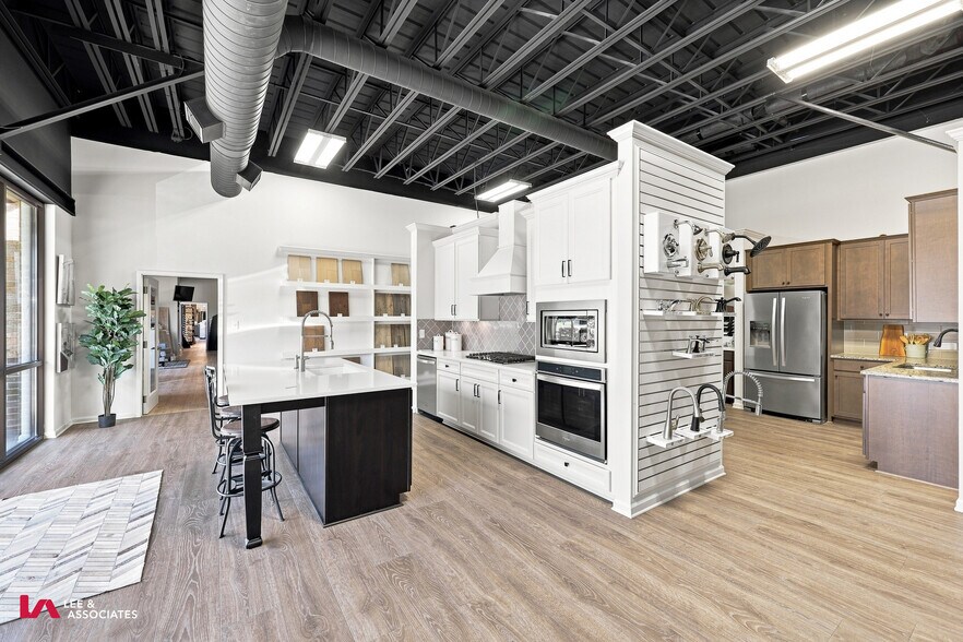 More Photos Of 3665 Swiftwater Park Dr, Suwanee Showroom For Lease