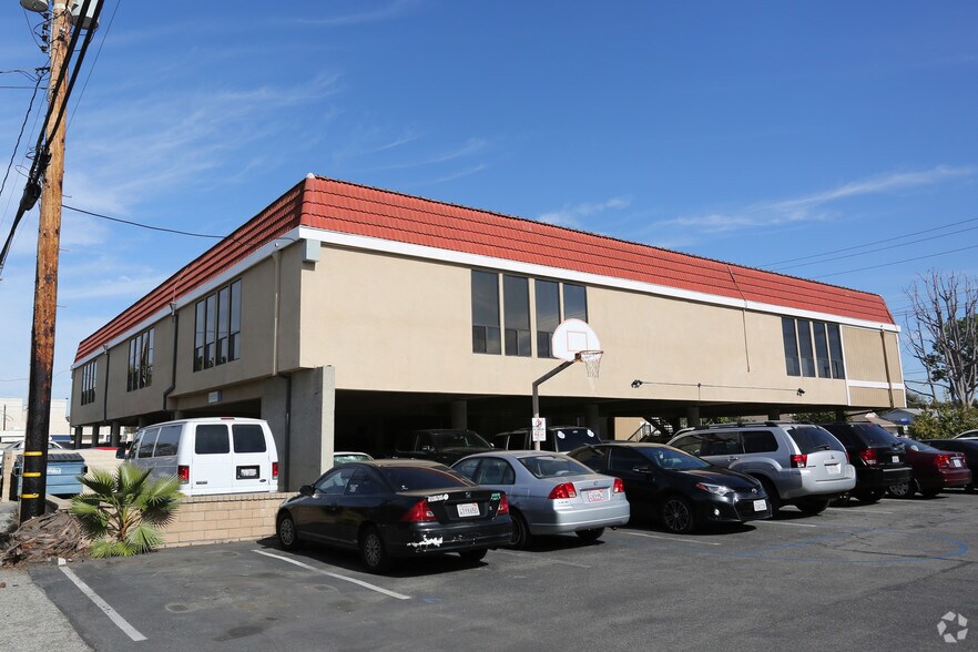 More Photos Of 1945 Palo Verde Ave, Long Beach Office For Lease