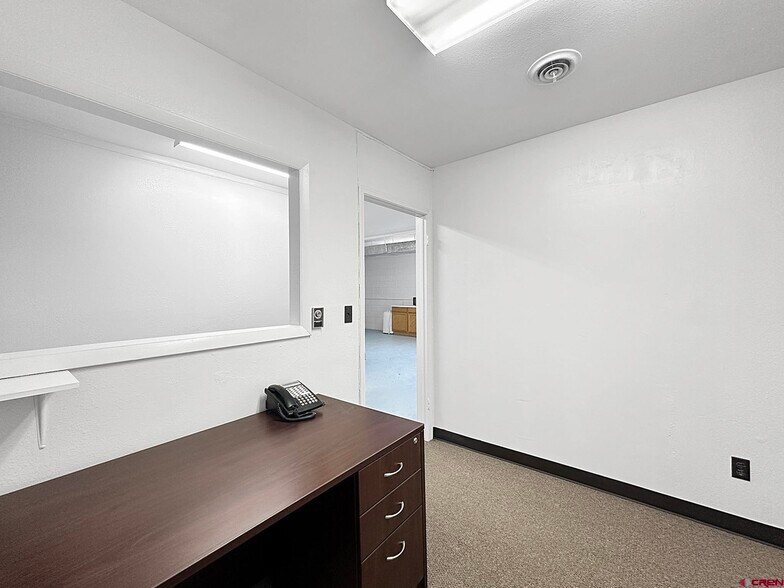 More Photos Of 685 Industrial Blvd, Delta Warehouse For Lease