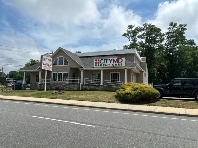 Primary Photo Of 234 W Jericho Tpke, Huntington Station Medical For Sale