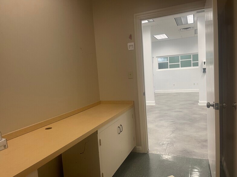 More Photos Of 2602-2608 N Main Ave, San Antonio Unknown For Sale