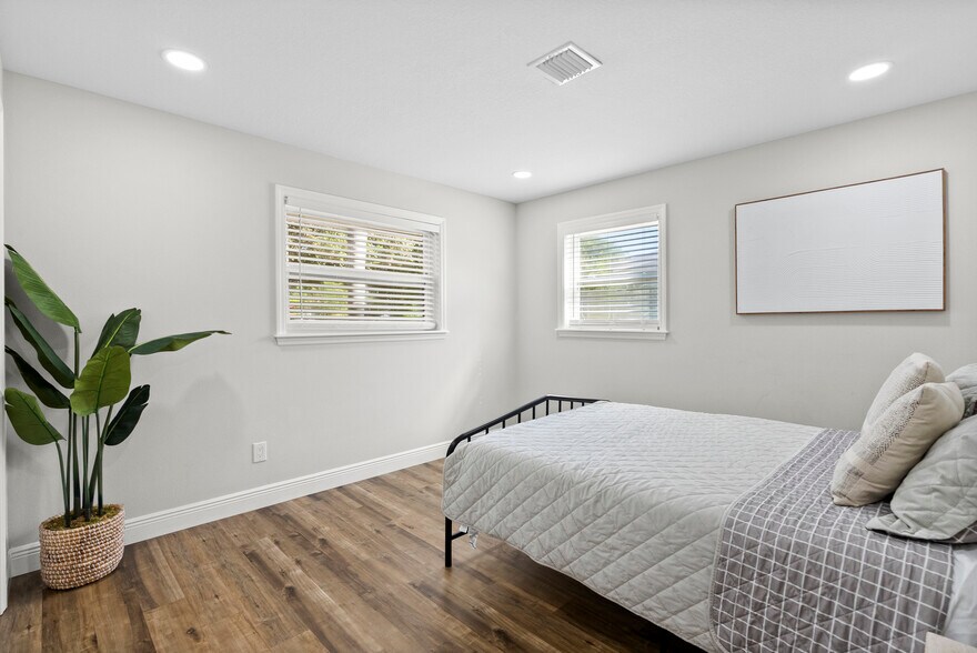 More Photos Of 2456 SW Hideaway Ln, Stuart Apartments For Sale