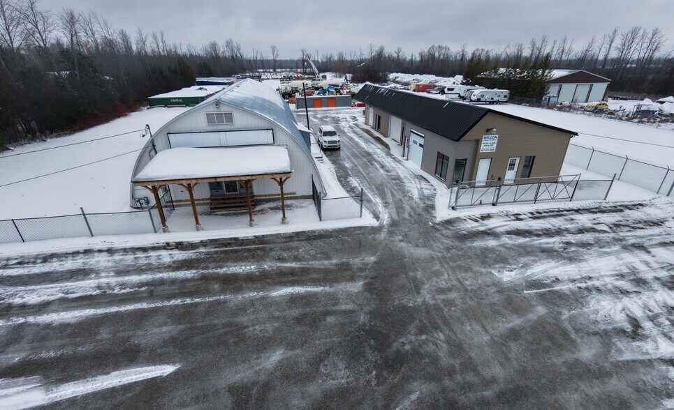 Primary Photo Of 533 Pefferlaw Rd, Georgina Storefront For Sale
