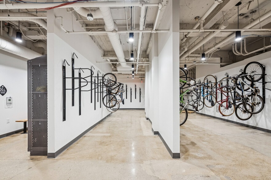 More Photos Of 201-219 N 15th St, Philadelphia Medical For Lease