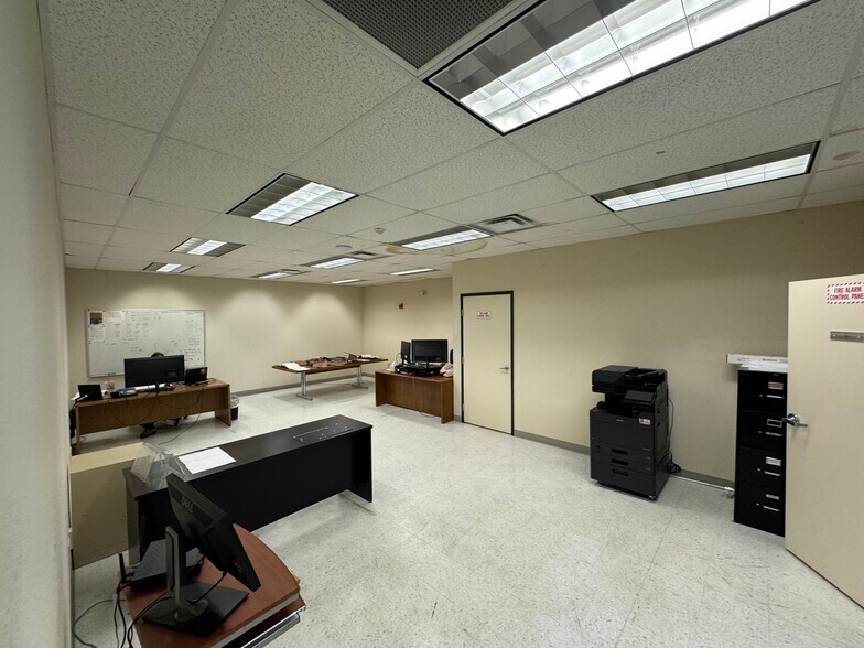 More Photos Of 5975 Alpha Ave, Reno Warehouse For Sale