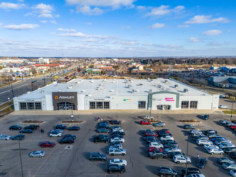 More Photos Of 7143 E State St, Rockford Freestanding For Sale