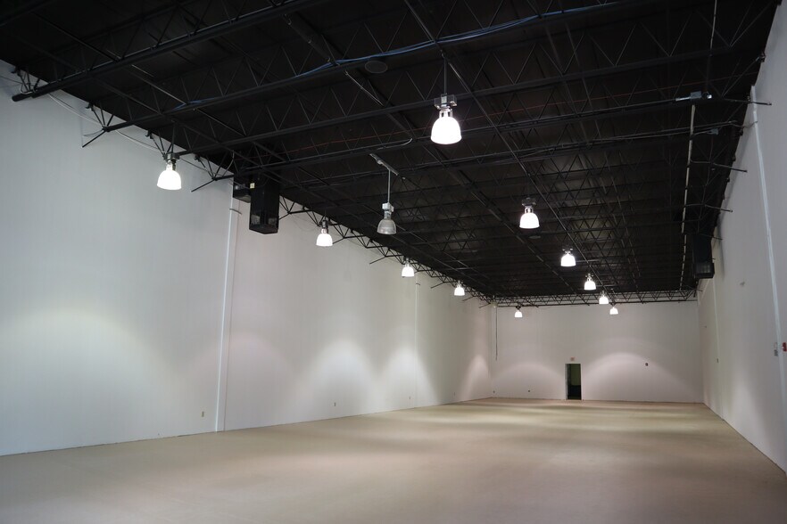 More Photos Of 931 Route 73 S, Marlton Restaurant For Lease