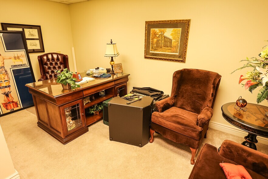 More Photos Of 5805 HWY 135, Gladewater Flex For Sale
