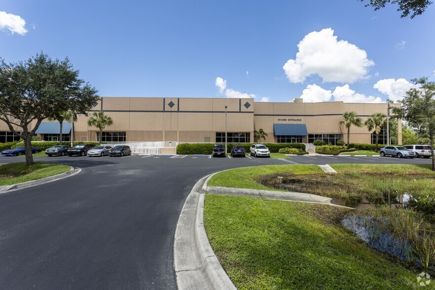 More Photos Of 13830 Jetport Commerce Pky, Fort Myers Warehouse For Lease