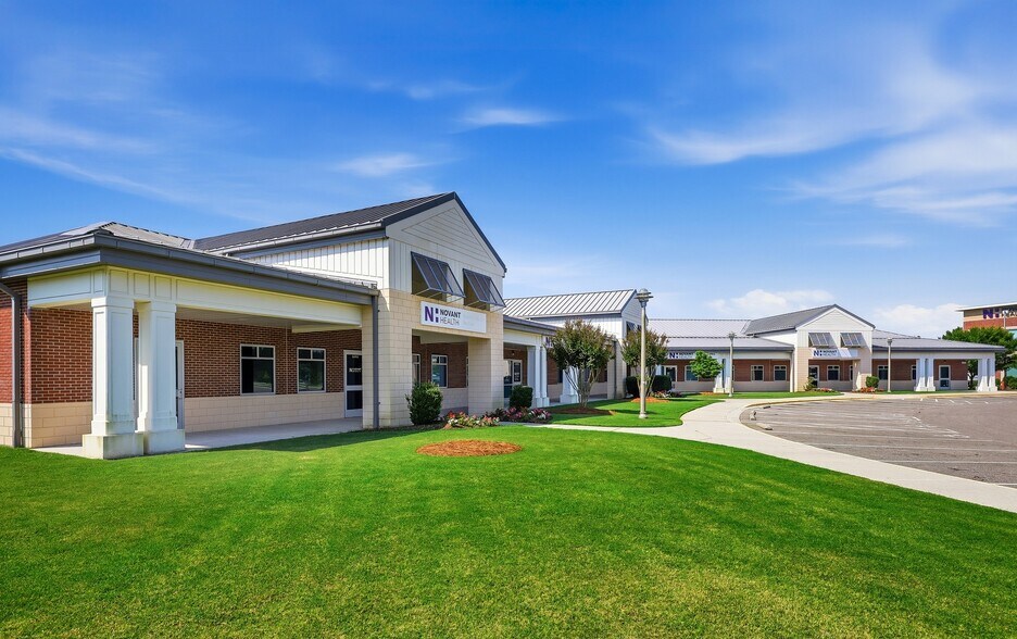 More Photos Of 584 Hospital Dr NE, Bolivia Medical For Lease