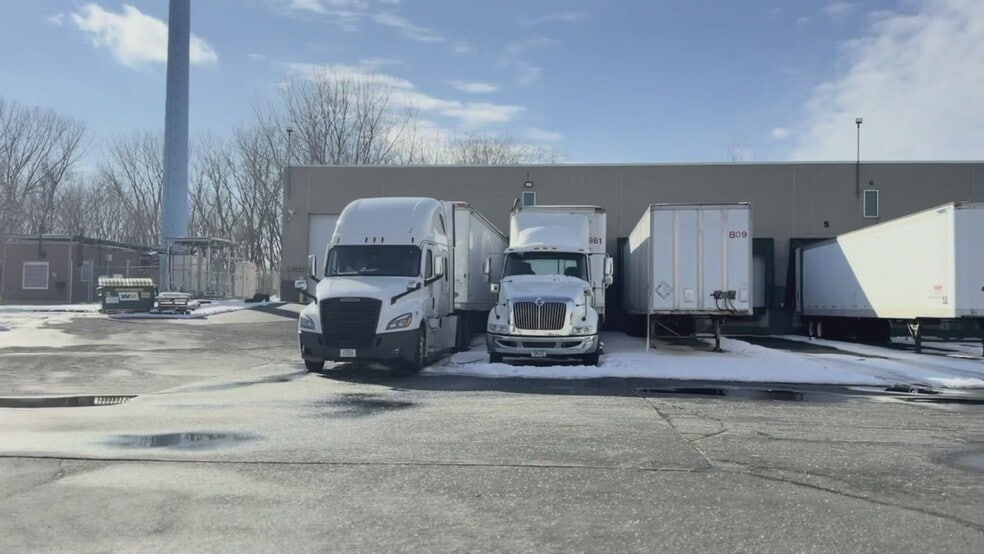 Primary Photo Of 1010 Aldrin Dr, Eagan Warehouse For Lease