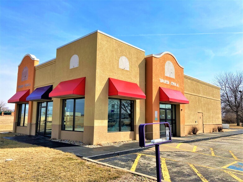 More Photos Of 2775 Woodlawn Rd, Lincoln Fast Food For Sale