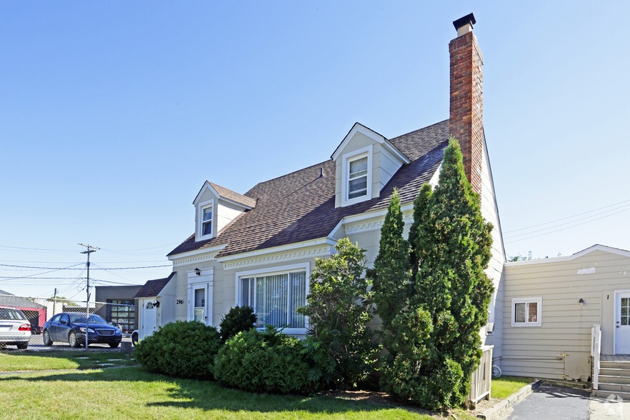 More Photos Of 2961 Prynne St, Keego Harbor Apartments For Sale