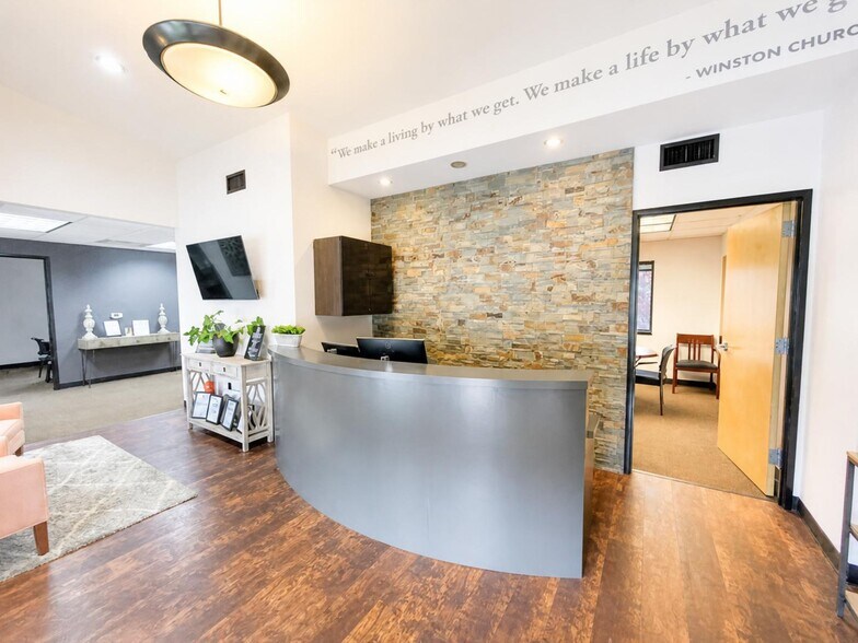 More Photos Of 1665 Liberty St SE, Salem Office For Lease