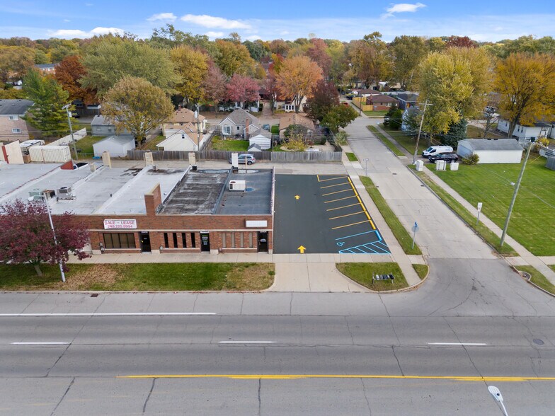 Primary Photo Of 28404 Harper Ave, Saint Clair Shores Storefront Retail Office For Lease
