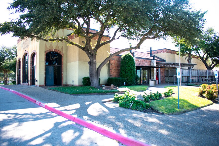 More Photos Of 1801 N Plano Rd, Richardson Specialty For Lease