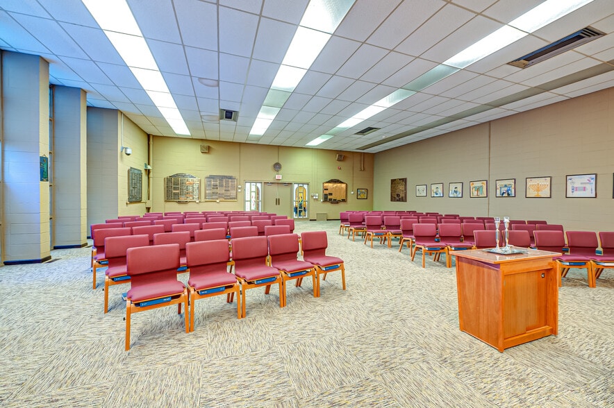 More Photos Of 270 Clocks Blvd, Massapequa Religious Facility For Sale