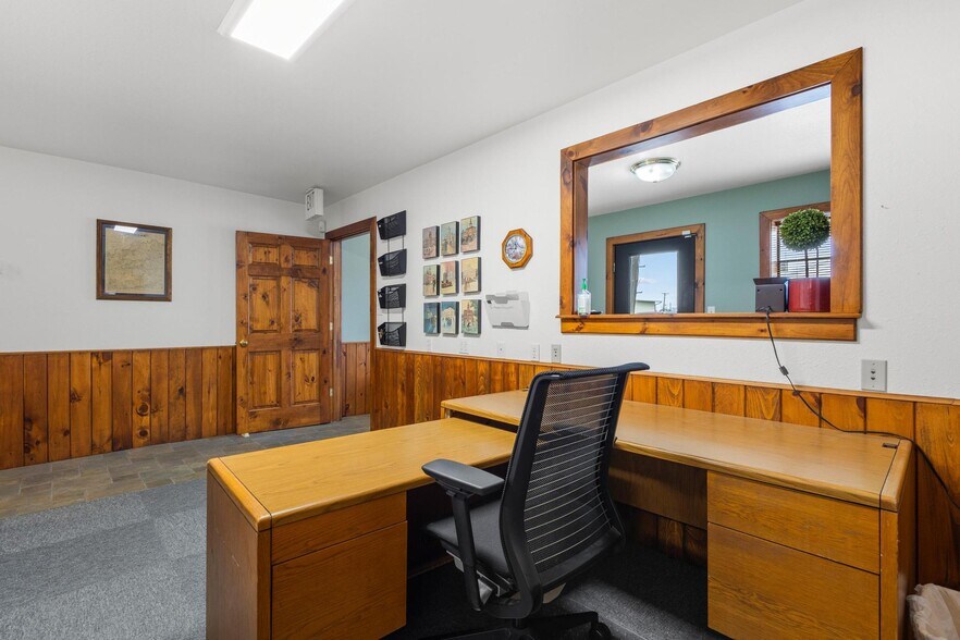 More Photos Of 211 N Main St, Bonham Office Residential For Sale