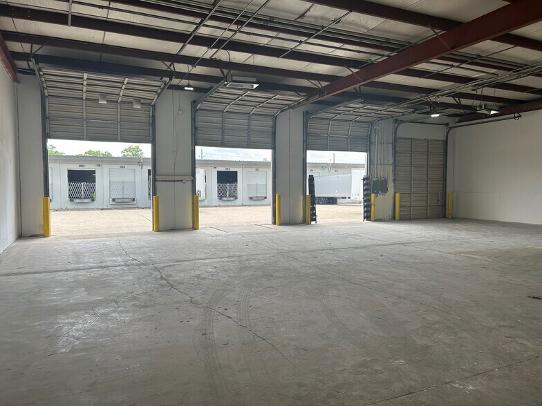 More Photos Of 15925 Morales Rd, Houston Unknown For Lease