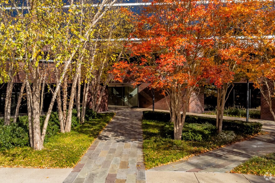 More Photos Of 1900 Campus Commons Dr, Reston Unknown For Lease