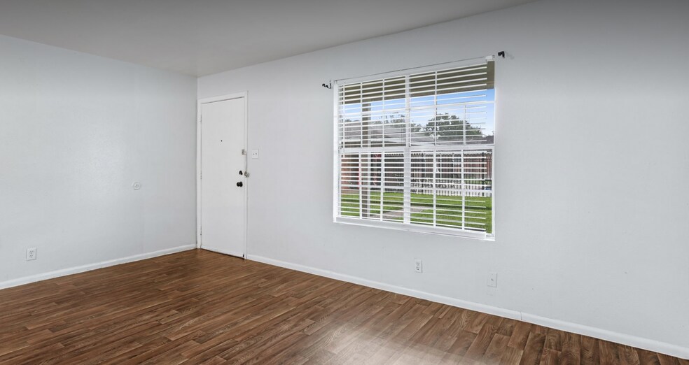 More Photos Of 990 W Florida St, Beaumont Apartments For Sale