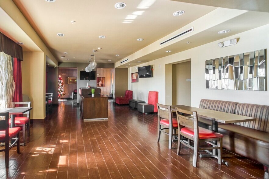 More Photos Of 210 S State Highway 123, Karnes City Hotel For Sale