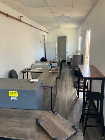 More Photos Of 300 Pakana St, Wailuku Warehouse For Lease