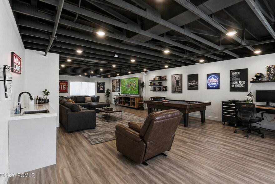 More Photos Of 4518 Forestdale Dr, Park City Office Residential For Lease