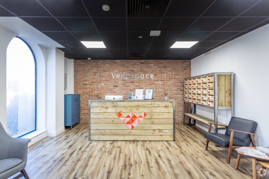 More Photos Of 72 Paris St, Exeter Office For Lease