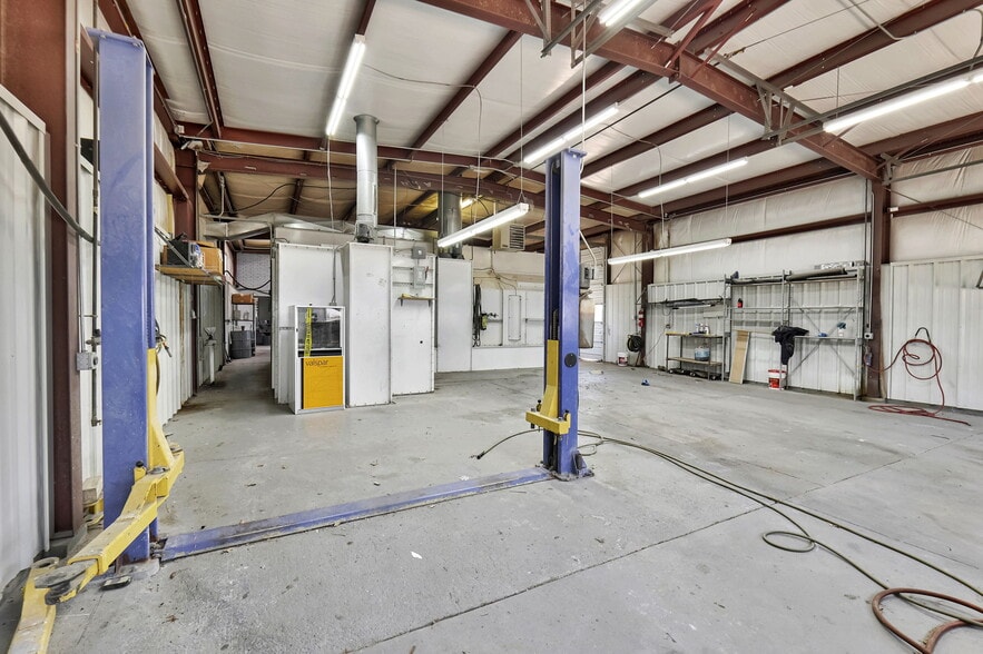 More Photos Of 11209 W Kellogg, Wichita Auto Dealership For Sale