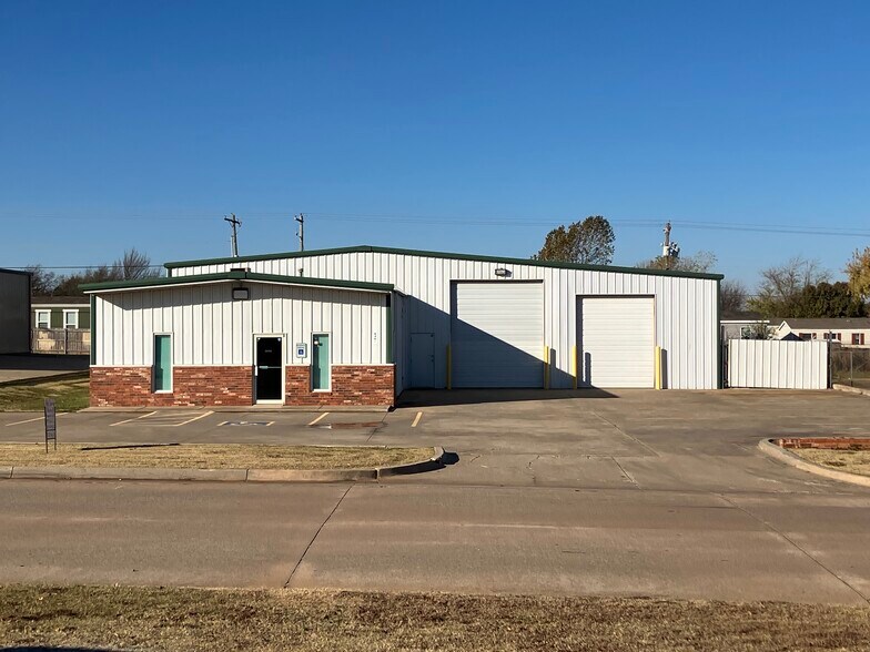 Primary Photo Of 8401 Gateway Ter, Oklahoma City Warehouse For Lease