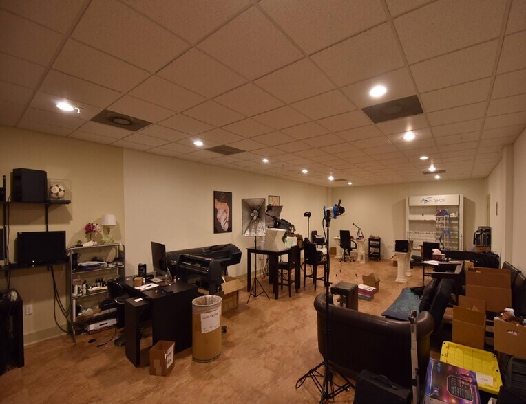 More Photos Of 6498 Wilcrest Dr, Houston Office For Sale