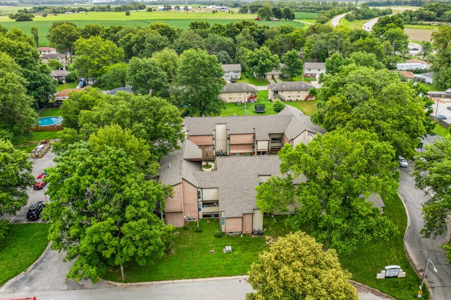 More Photos Of 103 N Lee St, Buckner Multifamily For Sale